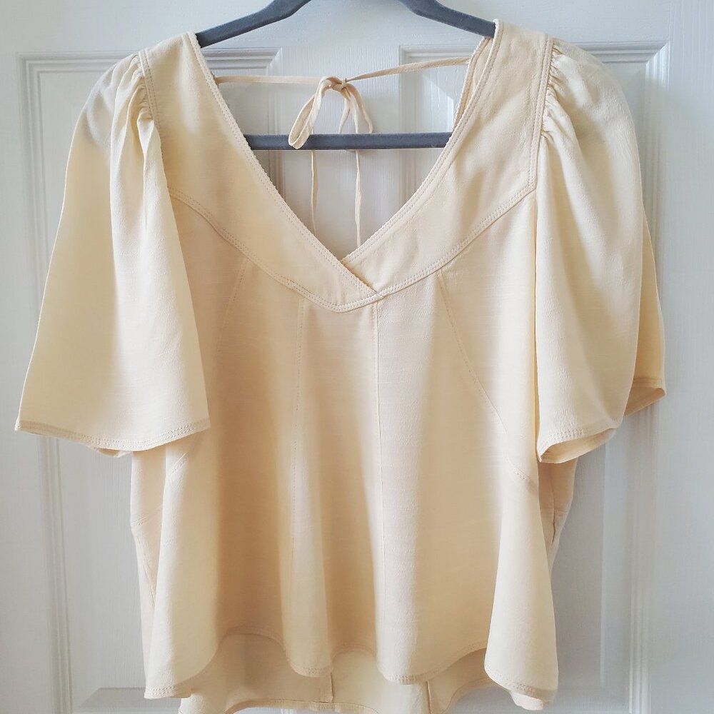 Treasure and Bond 55% Linen Cream textured feminine flowy blouse Boho